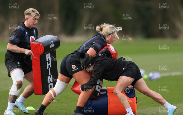 170325 Wales Women 6 Nations Rugby Training - Wales Women during training ahead of the opening Women’s Six Nations match against Scotland