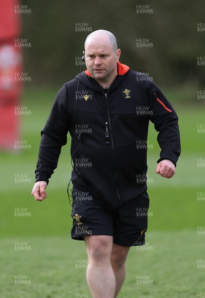 170325 Wales Women 6 Nations Rugby Training - New Wales Women head coach Sean Lynn takes charge of his first full training session, ahead of the opening Women’s Six  Nations match against Scotland