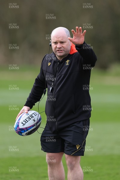 170325 Wales Women 6 Nations Rugby Training - New Wales Women head coach Sean Lynn takes charge of his first full training session, ahead of the opening Women’s Six  Nations match against Scotland