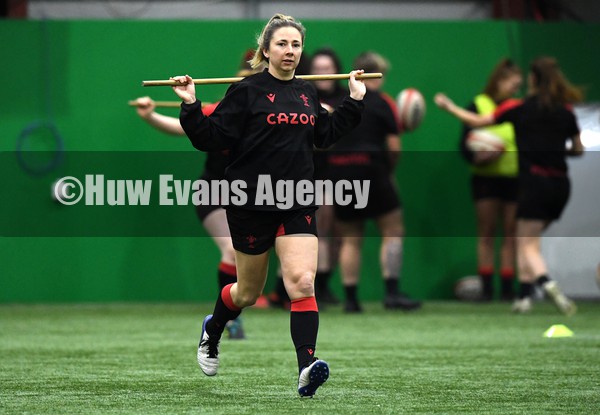 180122 - Wales Women Rugby Training - Elinor Snowsill during training
