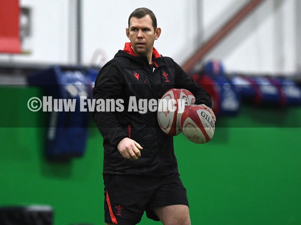 180122 - Wales Women Rugby Training - Ioan Cunningham during training