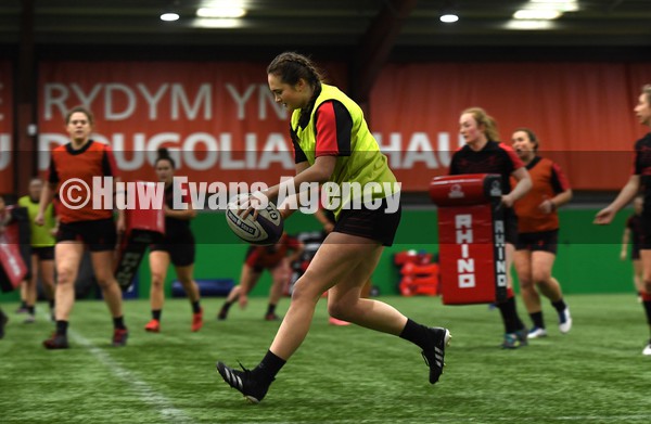 180122 - Wales Women Rugby Training - Caitlin Lewis during training