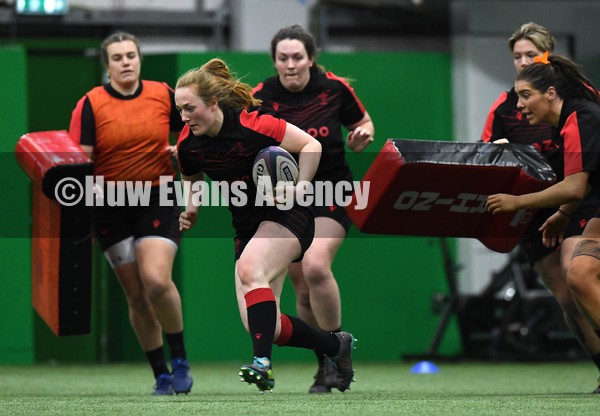 180122 - Wales Women Rugby Training - Abbie Fleming during training