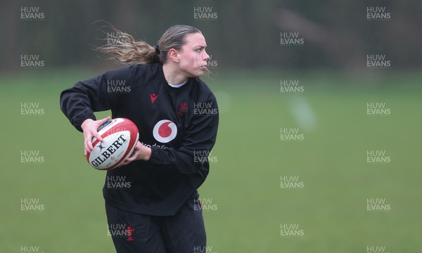 190324 - Wales Women Rugby Training - Amelia Tutt during training session ahead of the start of the Women’s 6 Nations