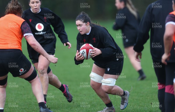 190324 - Wales Women Rugby Training - Gwennan Hopkins during training session ahead of the start of the Women’s 6 Nations
