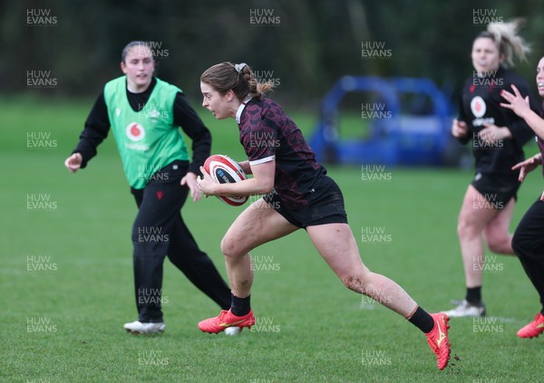 190324 - Wales Women Rugby Training - Lisa Neumann during training session ahead of the start of the Women’s 6 Nations