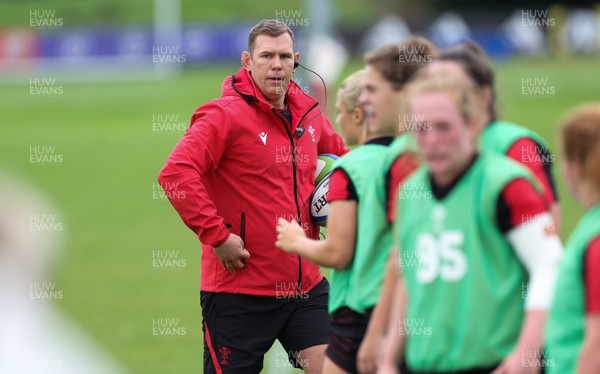 190922 - Wales Women World Cup Squad Training session - Head coach Ioan Cunningham during a training session ahead of Wales’ departure for the Women’s Rugby World Cup