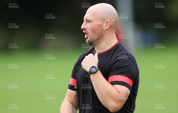 190922 - Wales Women World Cup Squad Training session - Coach Mike Hill during a training session ahead of Wales’ departure for the Women’s Rugby World Cup