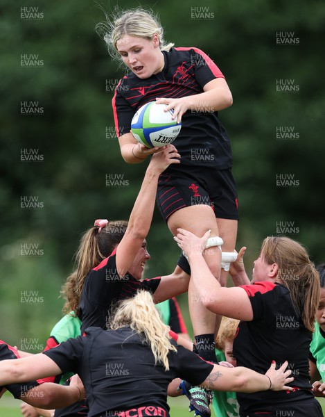 190922 - Wales Women World Cup Squad Training session - Alex Callender during a training session ahead of Wales’ departure for the Women’s Rugby World Cup