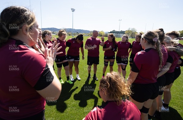 191023 - Wales Women Rugby Training Session - Forwards coach Mike Hill speaks to the players during a training session ahead of Wales’ opening match of WXV1 against Canada