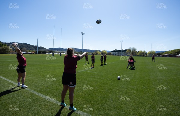 191023 - Wales Women Rugby Training Session - Kelsey Jones and Carys Phillips throw in for the line out during a training session ahead of Wales’ opening match of WXV1 against Canada