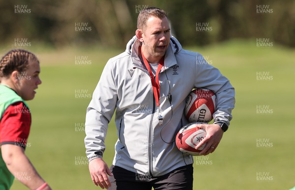 200423 - Wales Women Rugby Training Session - Wales head coach Ioan Cunningham during a training session ahead of the TicTok Women’s 6 Nations matches against France and Italy