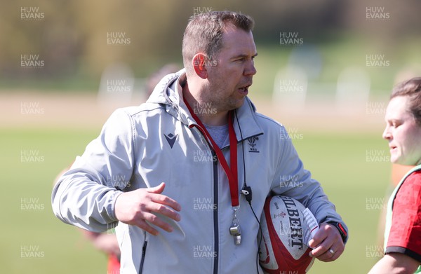 200423 - Wales Women Rugby Training Session - Wales head coach Ioan Cunningham during a training session ahead of the TicTok Women’s 6 Nations matches against France and Italy