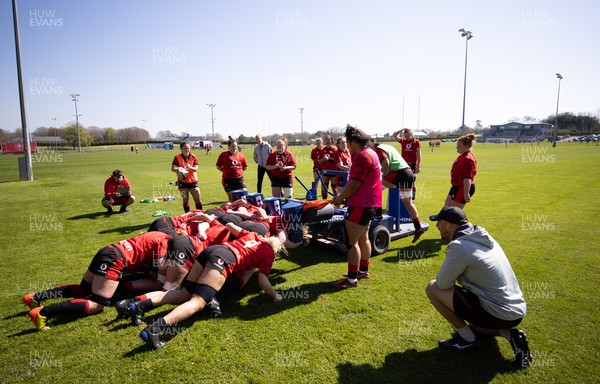 200423 - Wales Women Rugby Training Session - Wales assistant coach Mike Hill oversees scrummaging practice during a training session ahead of the TicTok Women’s 6 Nations matches against France and Italy
