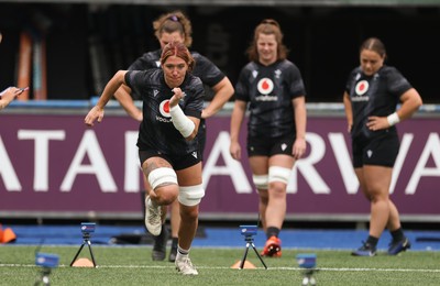200625 - Wales Women Rugby Training Session -  Georgia Evans during a training session in the build up to the two tests against Australia and the Women’s Rugby World Cup