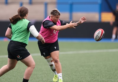 200625 - Wales Women Rugby Training Session - Donna Rose during a training session in the build up to the two tests against Australia and the Women’s Rugby World Cup