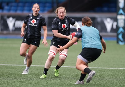200625 - Wales Women Rugby Training Session - Abbie Fleming during a training session in the build up to the two tests against Australia and the Women’s Rugby World Cup