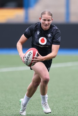 200625 - Wales Women Rugby Training Session -  Carys Cox during a training session in the build up to the two tests against Australia and the Women’s Rugby World Cup