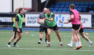 200625 - Wales Women Rugby Training Session -  Nel Metcalfe during a training session in the build up to the two tests against Australia and the Women’s Rugby World Cup