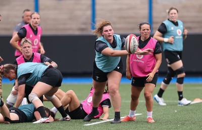 200625 - Wales Women Rugby Training Session - Gwenllian Pyrs during a training session in the build up to the two tests against Australia and the Women’s Rugby World Cup