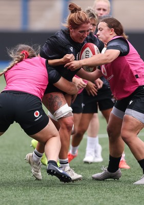 200625 - Wales Women Rugby Training Session - Georgia Evans during a training session in the build up to the two tests against Australia and the Women’s Rugby World Cup