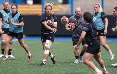 200625 - Wales Women Rugby Training Session - Kerin Lake during a training session in the build up to the two tests against Australia and the Women’s Rugby World Cup