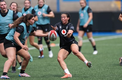 200625 - Wales Women Rugby Training Session - Meg Davies during a training session in the build up to the two tests against Australia and the Women’s Rugby World Cup