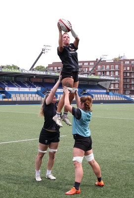 200625 - Wales Women Rugby Training Session - Georgia Evans during a training session in the build up to the two tests against Australia and the Women’s Rugby World Cup