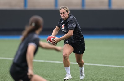 200625 - Wales Women Rugby Training Session - Courtney Keight during a training session in the build up to the two tests against Australia and the Women’s Rugby World Cup