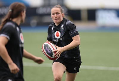 200625 - Wales Women Rugby Training Session - Jenny Hesketh during a training session in the build up to the two tests against Australia and the Women’s Rugby World Cup