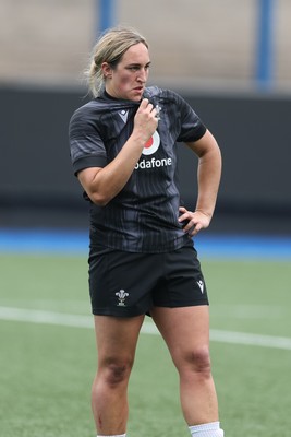 200625 - Wales Women Rugby Training Session - Courtney Keight during a training session in the build up to the two tests against Australia and the Women’s Rugby World Cup