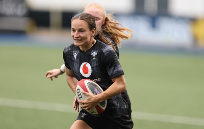200625 - Wales Women Rugby Training Session - Jasmine Joyce during a training session in the build up to the two tests against Australia and the Women’s Rugby World Cup