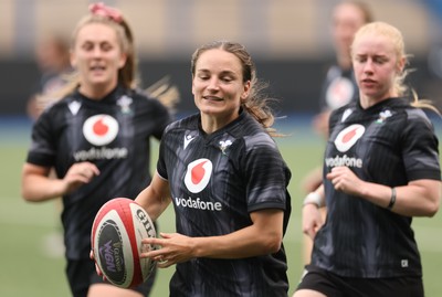 200625 - Wales Women Rugby Training Session - Jasmine Joyce during a training session in the build up to the two tests against Australia and the Women’s Rugby World Cup