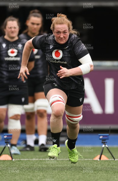 200625 - Wales Women Rugby Training Session -  Abbie Fleming during a training session in the build up to the two tests against Australia and the Women’s Rugby World Cup