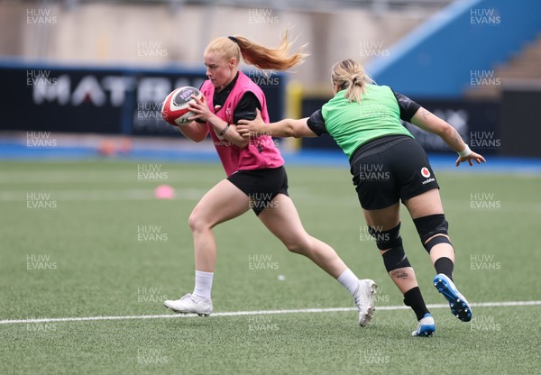 200625 - Wales Women Rugby Training Session - Catherine Richards during a training session in the build up to the two tests against Australia and the Women’s Rugby World Cup