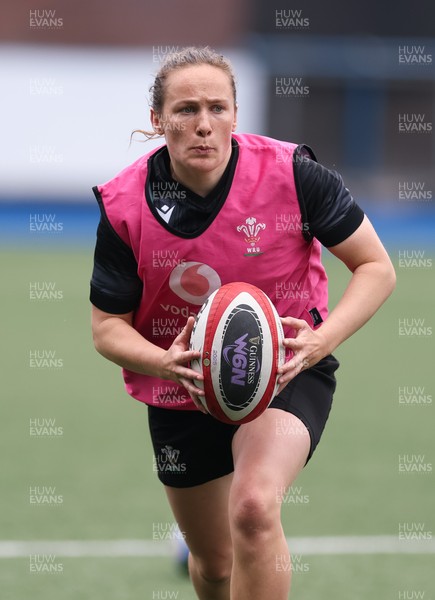 200625 - Wales Women Rugby Training Session - Jenny Hesketh during a training session in the build up to the two tests against Australia and the Women’s Rugby World Cup