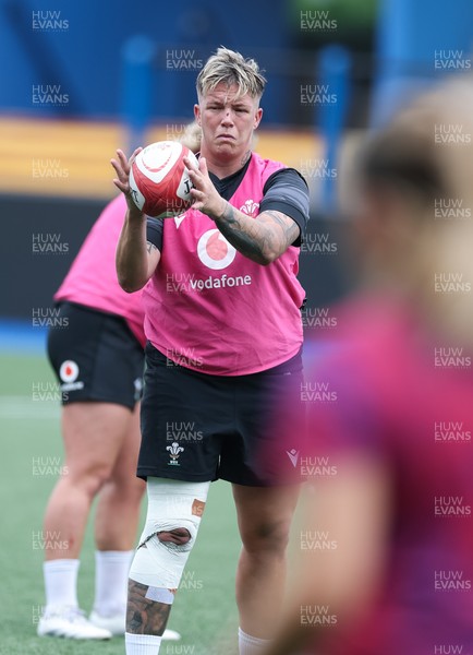 200625 - Wales Women Rugby Training Session - Donna Rose during a training session in the build up to the two tests against Australia and the Women’s Rugby World Cup