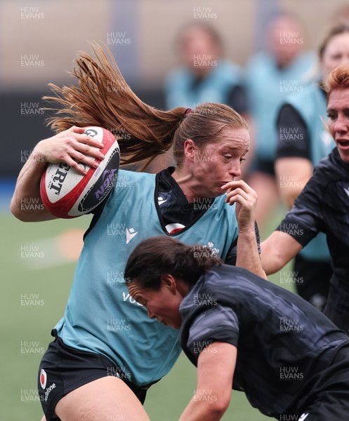 200625 - Wales Women Rugby Training Session - Lisa Neumann during a training session in the build up to the two tests against Australia and the Women’s Rugby World Cup