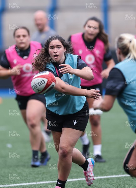 200625 - Wales Women Rugby Training Session - Gwennan Hopkins during a training session in the build up to the two tests against Australia and the Women’s Rugby World Cup
