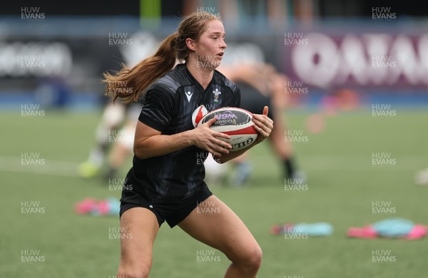 200625 - Wales Women Rugby Training Session - Lisa Neumann during a training session in the build up to the two tests against Australia and the Women’s Rugby World Cup