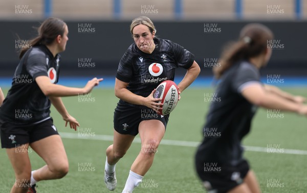 200625 - Wales Women Rugby Training Session - Courtney Keight during a training session in the build up to the two tests against Australia and the Women’s Rugby World Cup