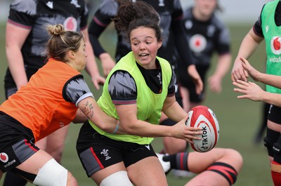 210323 - Wales Women Rugby Training Session - Jenna De Vera during a training session ahead of Wales’ opening Women’s 6 Nations match against Ireland