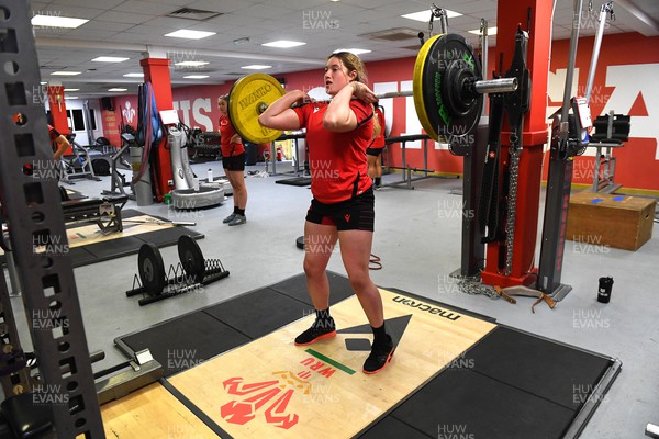 220322 - Wales Women Rugby Gym Session - Gwen Crabb during a gym session