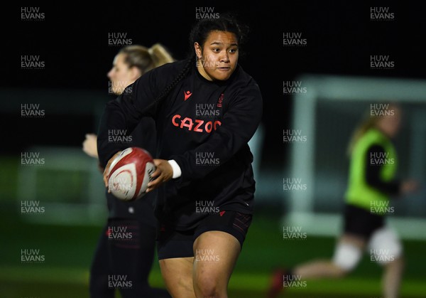 220322 - Wales Women Rugby Training - Sisilia Tuipulotu during training