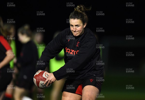 220322 - Wales Women Rugby Training - Siwan Lillicrap during training