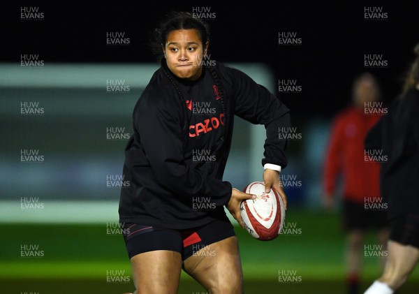 220322 - Wales Women Rugby Training - Sisilia Tuipulotu during training