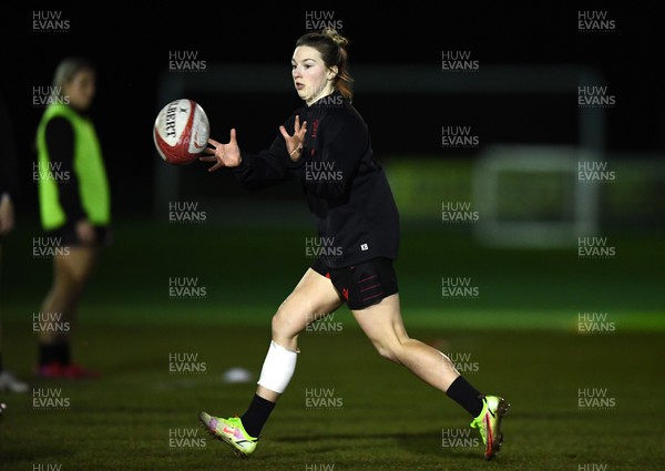 220322 - Wales Women Rugby Training - Keira Bevan during traiining