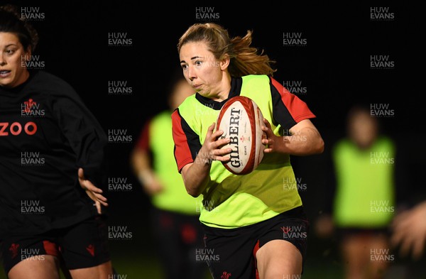220322 - Wales Women Rugby Training - Elinor Snowsill during training