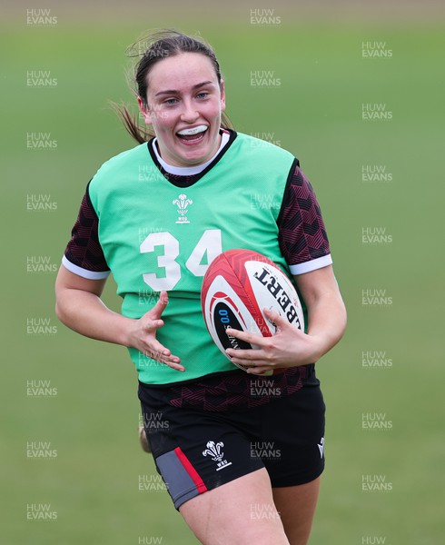 230424 - Wales Women Rugby Training - Nel Metcalfe during training ahead of Wales’ Guinness Women’s 6 Nations match against Italy