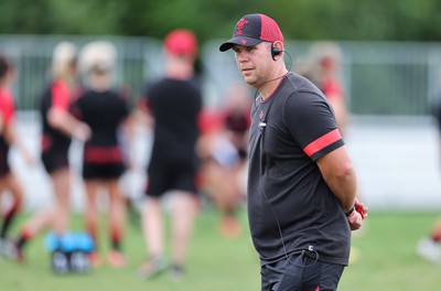 230822 - Wales Women Rugby Training Session - Wales’ head coach Ioan Cunningham during a training session against Canada ahead of their match this weekend